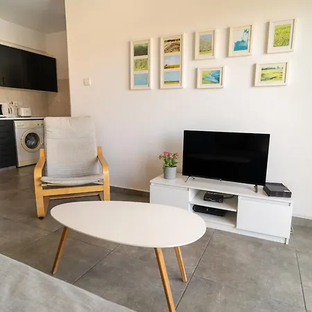Apartment Blu Mackenzie 1 Bdr Flat With Pool Larnaca