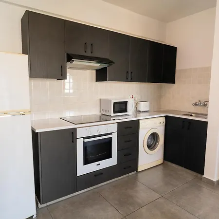 Апартаменты Blu Mackenzie 1 Bdr Flat With Pool Ларнака