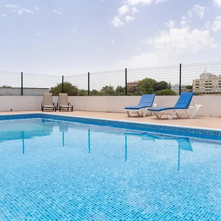 Blu Mackenzie 1 Bdr Flat With Pool Ларнака