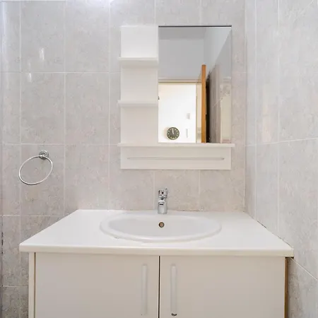 Blu Mackenzie 1 Bdr Flat With Pool شقة لارنكا