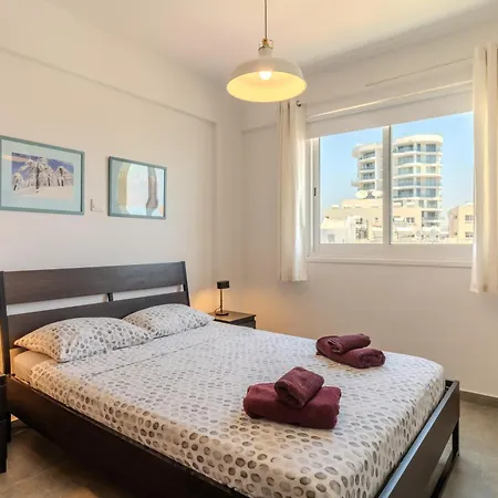 Blu Mackenzie 1 Bdr Flat With Pool Larnaka