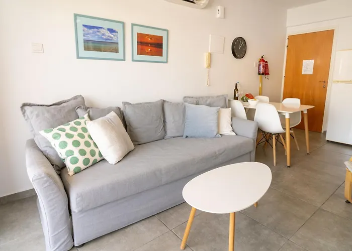 Blu Mackenzie 1 Bdr Flat With Pool Apartmán Larnaca