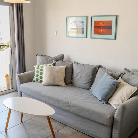 Blu Mackenzie 1 Bdr Flat With Pool Διαμέρισμα